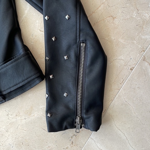 NEW BB DAKOTA BLACK STUDDED FAUX LEATHER JACKET - Picture 4 of 5